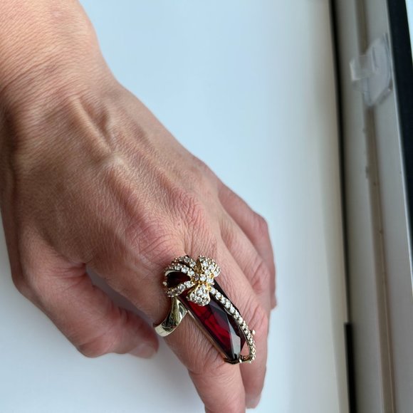 Andara Design 18K GOLD PLATED SIAM RED CRYSTAL & CZ BOW RING - Picture 15 of 15